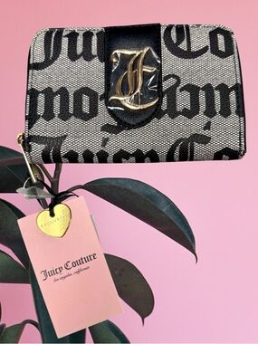 Juicy Couture women’s zip around credit card wallet black logo big gold JC new